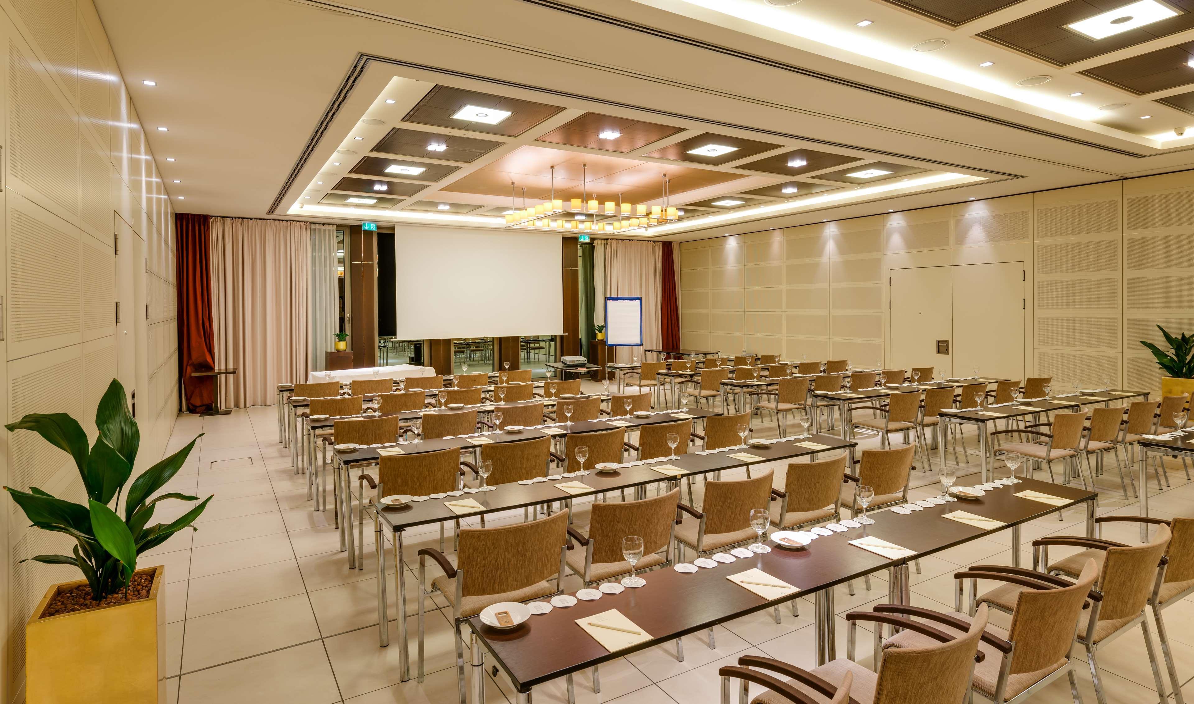 Wasserturm Hotel Cologne, Curio Collection By Hilton Luaran gambar